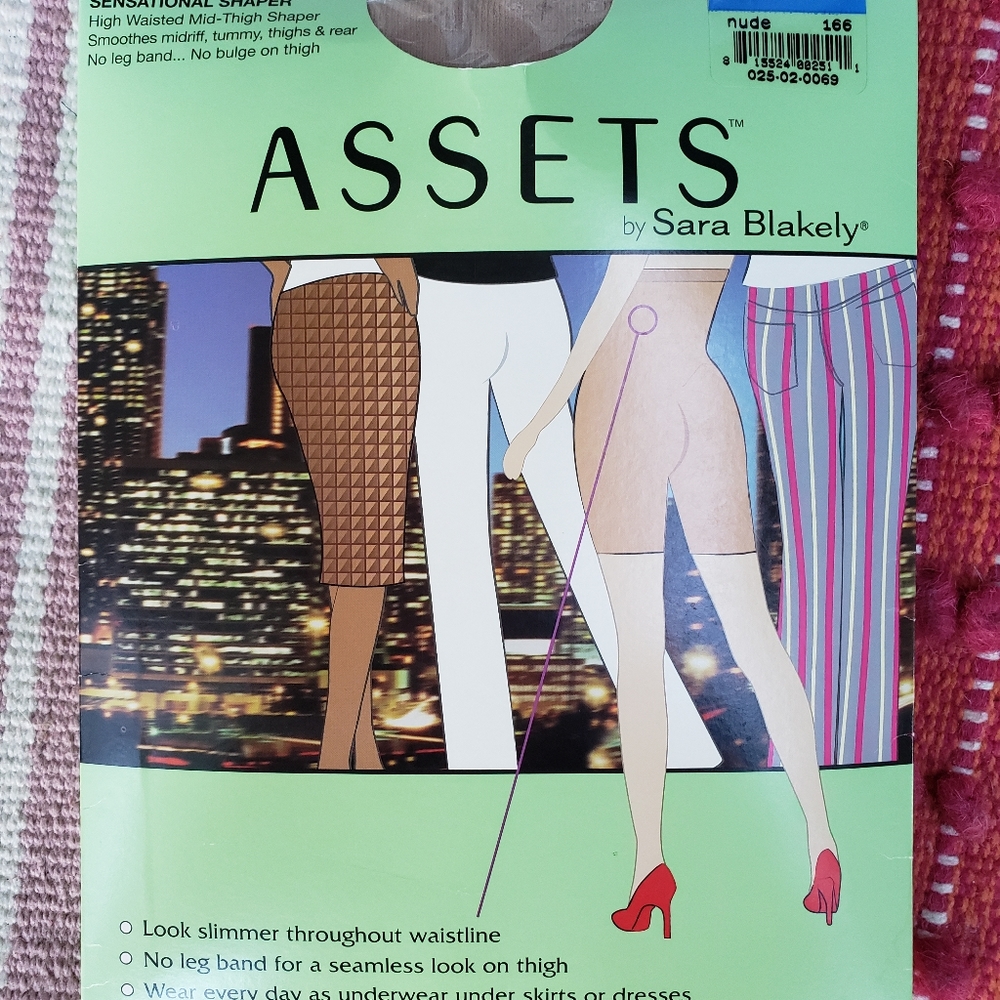 {SPANX}💮Assets Sensational Shaper - Nude - Size 4 NIB